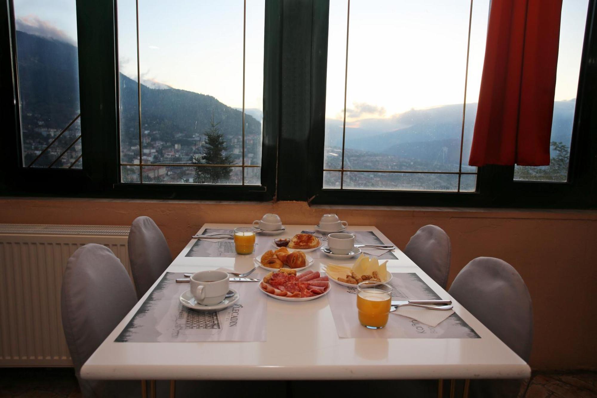 Hotel Lecadin Karpenísion Esterno foto