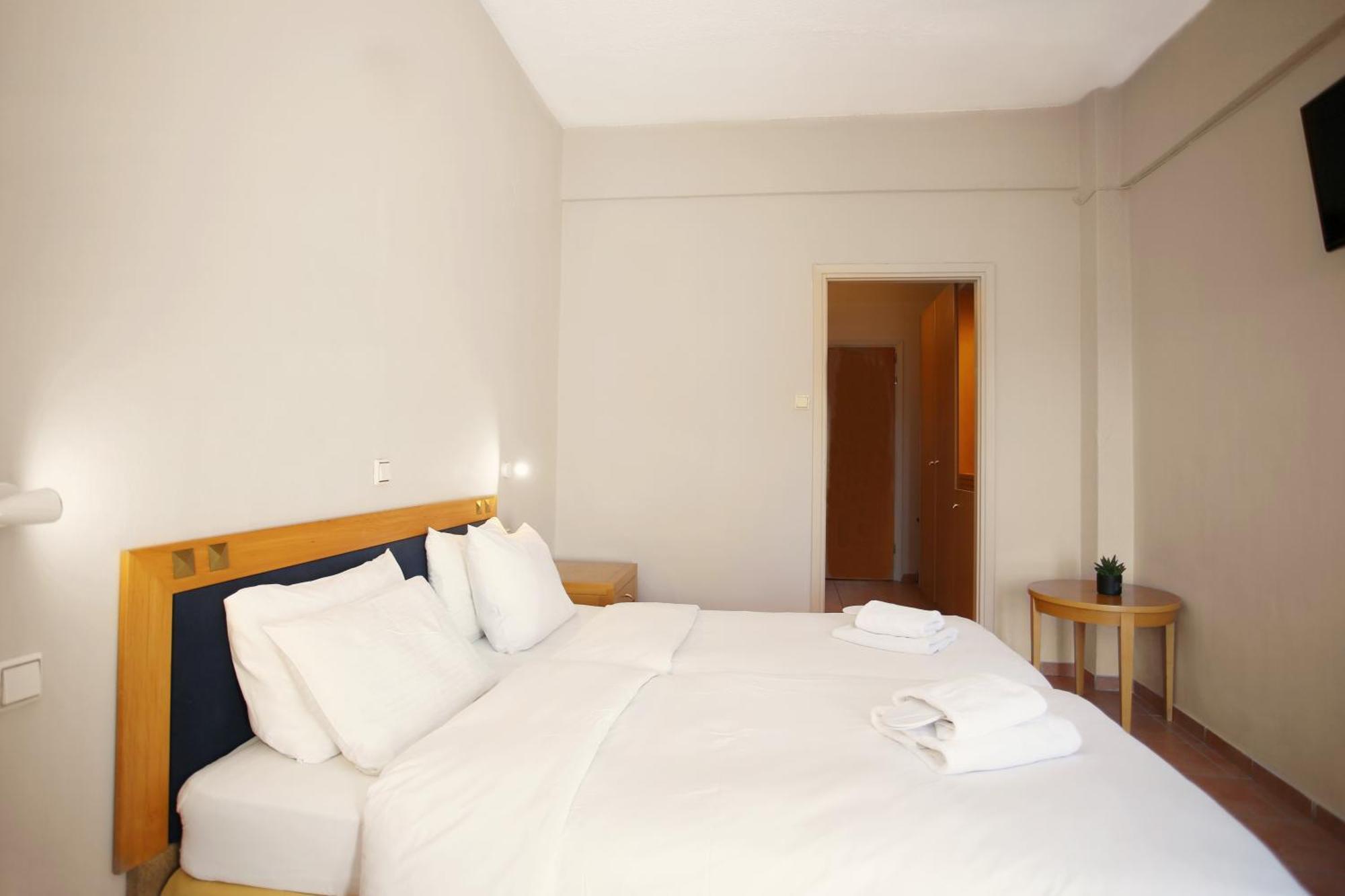 Hotel Lecadin Karpenísion Esterno foto